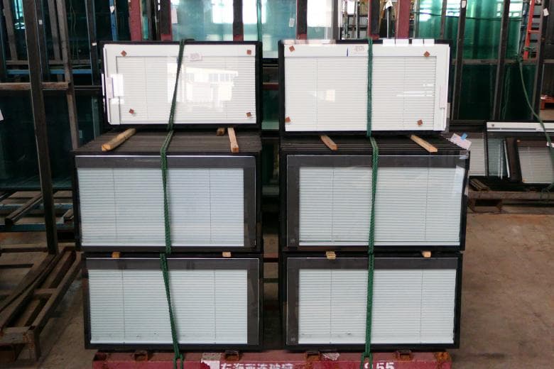 Built-in Louver Insulated Glass