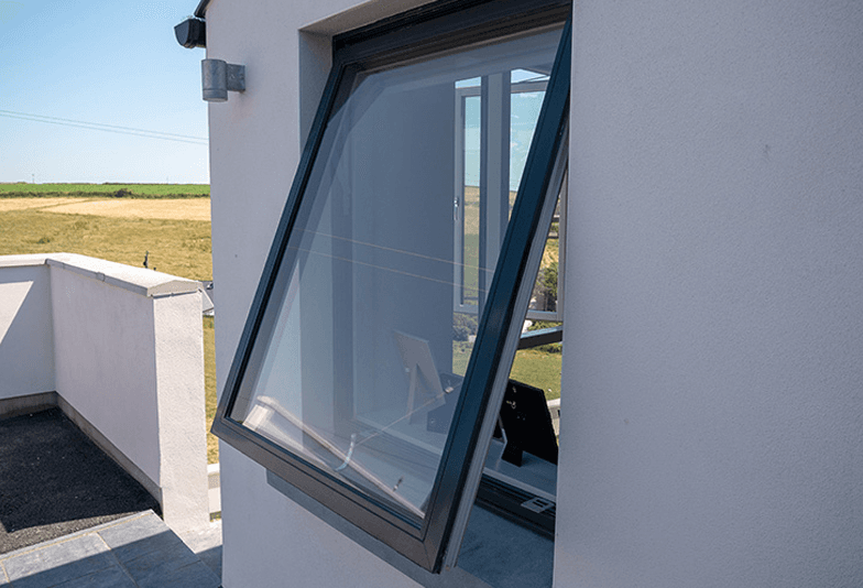 Aluminium Doors & Windows LMC60002