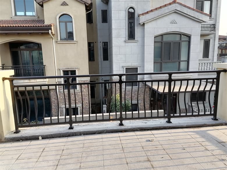 Railings & Louvers HM-HL-W-Z-GJ